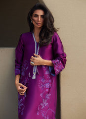 Farah Talib Aziz | Laani The Kaftan Edit | Gilly Grape Silk
