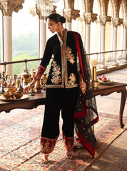 Zainab Chottani | Velura Velvet Edit 25 | Vian Farshi