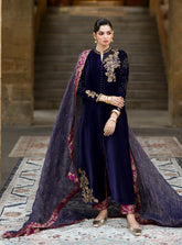 Zainab Chottani | Velura Velvet Edit 25 | Celine Gold