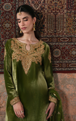Maya | Viola Luxe Velvet 25 | TALIYA