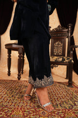 Fozia Khalid | Velvet Deck | Spade
