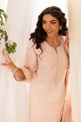 Seran | Nayab Eid Lawn | IZZA