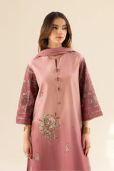 Erum Khan | Lillia Summer Edit | Vintage Rose