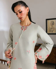 Republic Womenswear | Neonma Essential Pret 26 | Giselle