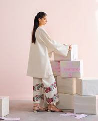 Republic Womenswear | Essentials 25 | ES-206