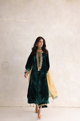 Sana Abbas | Velvet Formals | ESRA