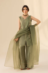 Erum Khan | Lillia Summer Edit | Olive Bloom
