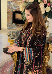 Heer By Zeeshan Damani | Luxury Formal | Black Kaftan