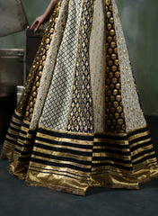 Vasal | Elys Festive Edit’26 | Majestic Gold Noir