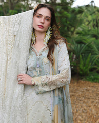 Mushq | The Secret Garden Lawn | Ivory Botanica