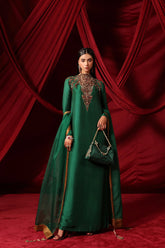 Musferah Saad | The Glamorous | The Emerald Queen