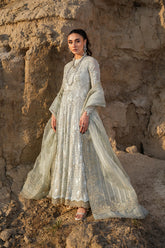 Nilofer Shahid | Verve Summer 24 | Mavi – Verve SS 24