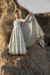 Nilofer Shahid | Verve Summer 24 | Mavi – Verve SS 24