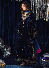 Farah Talib Aziz | Velvet Fete 4 | Valeh Navy Shirt And Dupatta