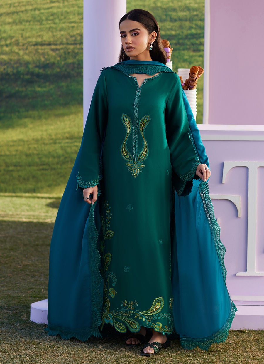 Farah Talib Aziz | Luna Eid 26 | Zayra Shirt And Dupatta