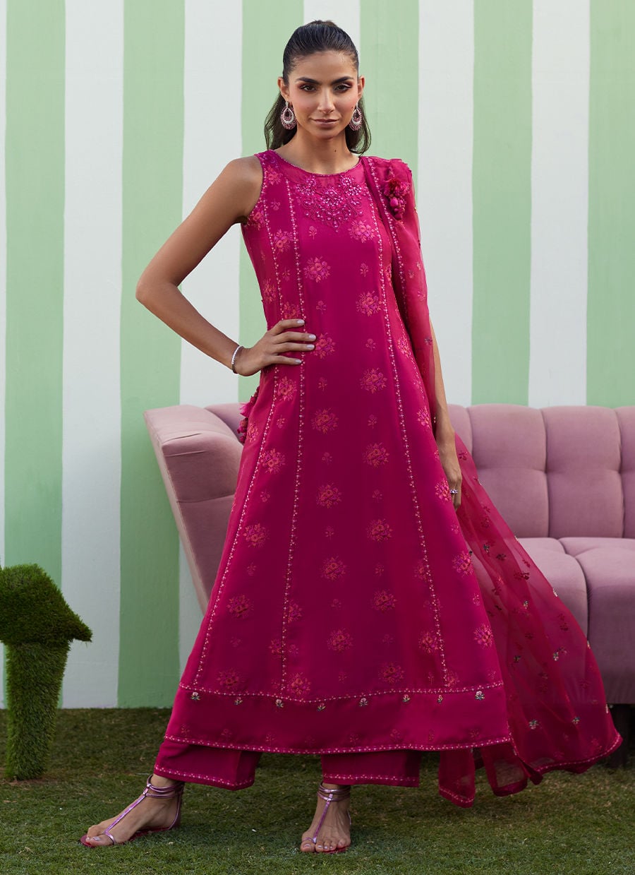 Farah Talib Aziz | Luna Eid 26 | Ayana Shirt And Dupatta