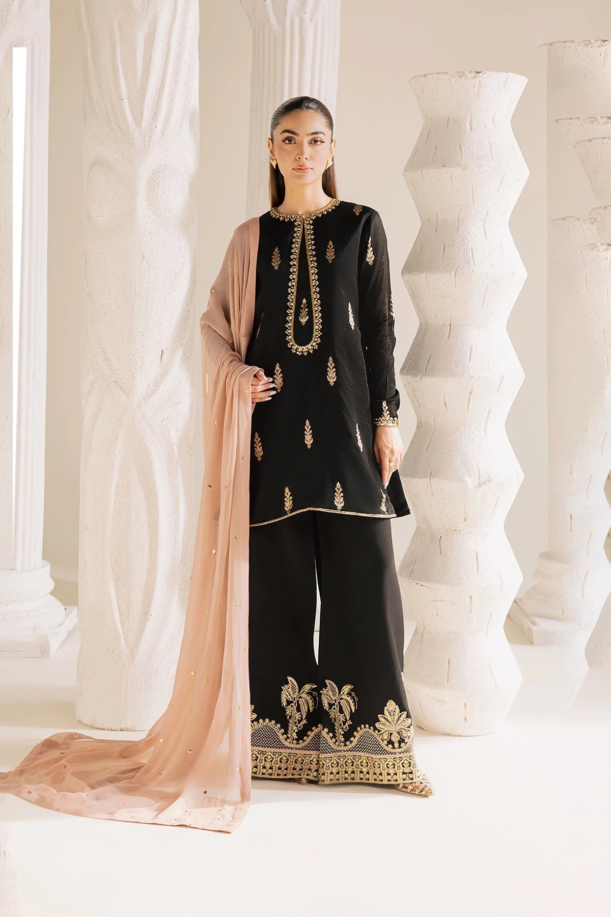 Vanya | Solana Luxe Pret |   FF-82