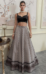Threads and Motifs | Formal Dresses 24 | 9157