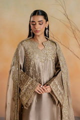 Emaan Adeel | Elara Formals | ODETTE