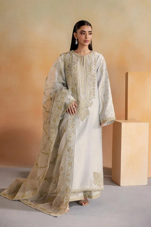 Emaan Adeel | Elara Formals | CLEO