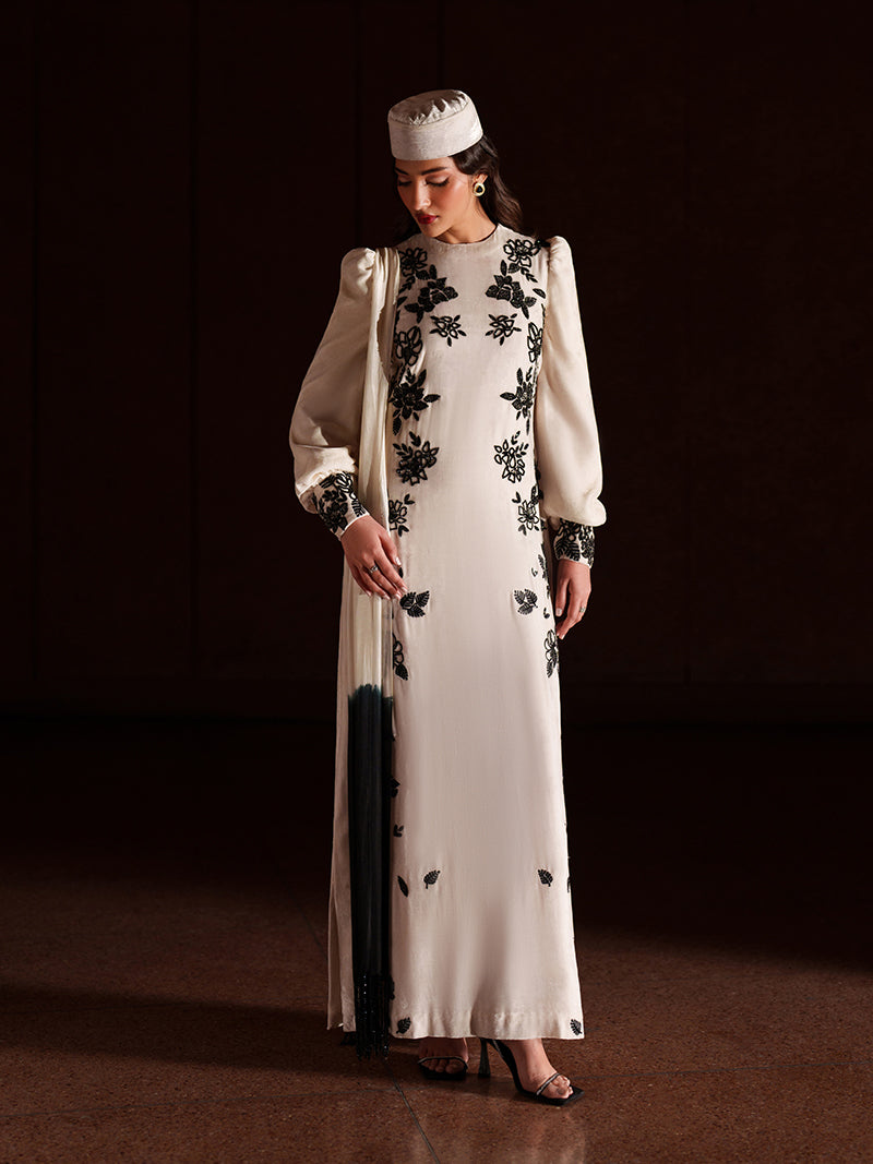 Caia | Luxury Velvet Edit 25 | Moonpearl