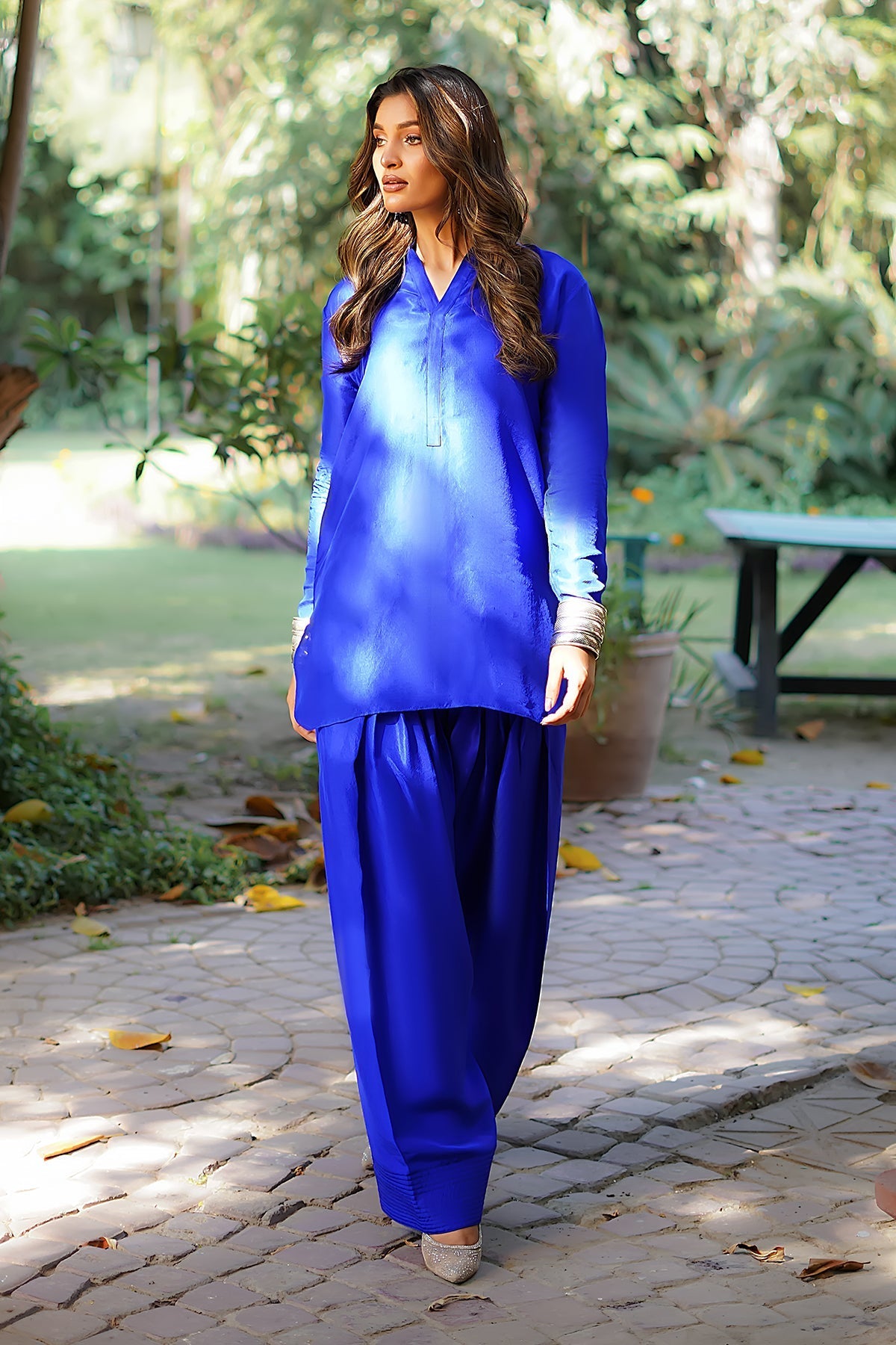 Erum Khan | Nue 25 | Cosmic Wave