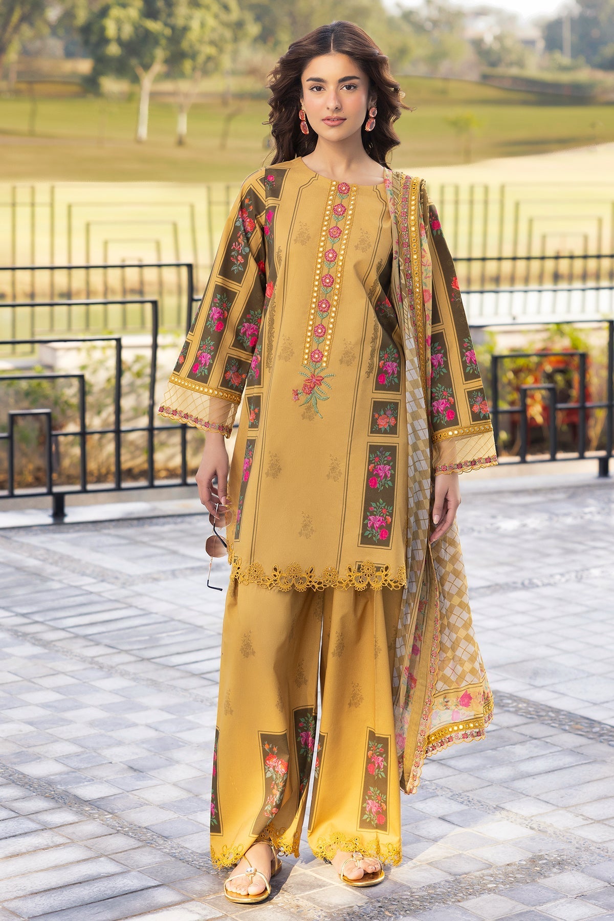Charizma | Aniq Lawn | AN6-03