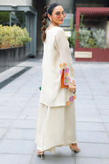 Chic Ophicial | Spotlight | Ivory Tangerine