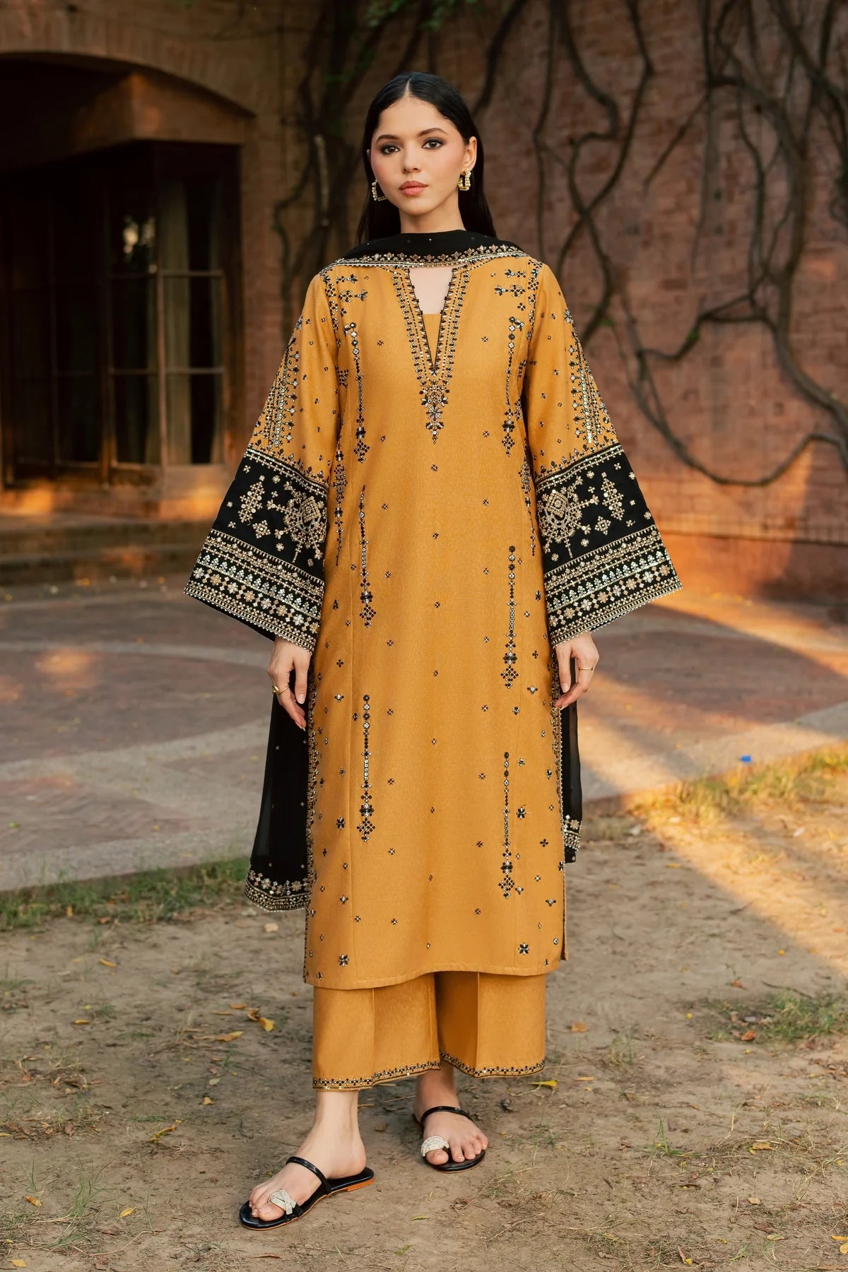 Batik | ARZINA 3PC - EMBROIDERED | KARANDI PRET