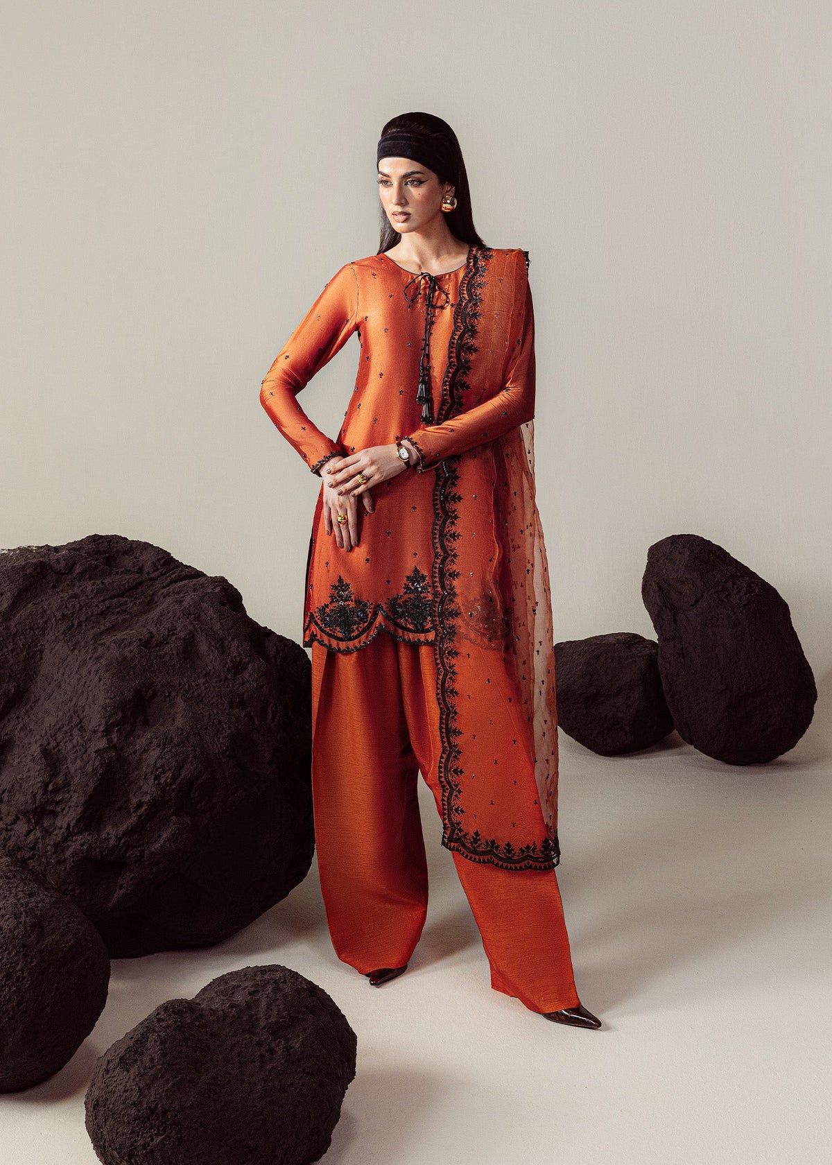 Mahum Asad | The Sirens | Amber
