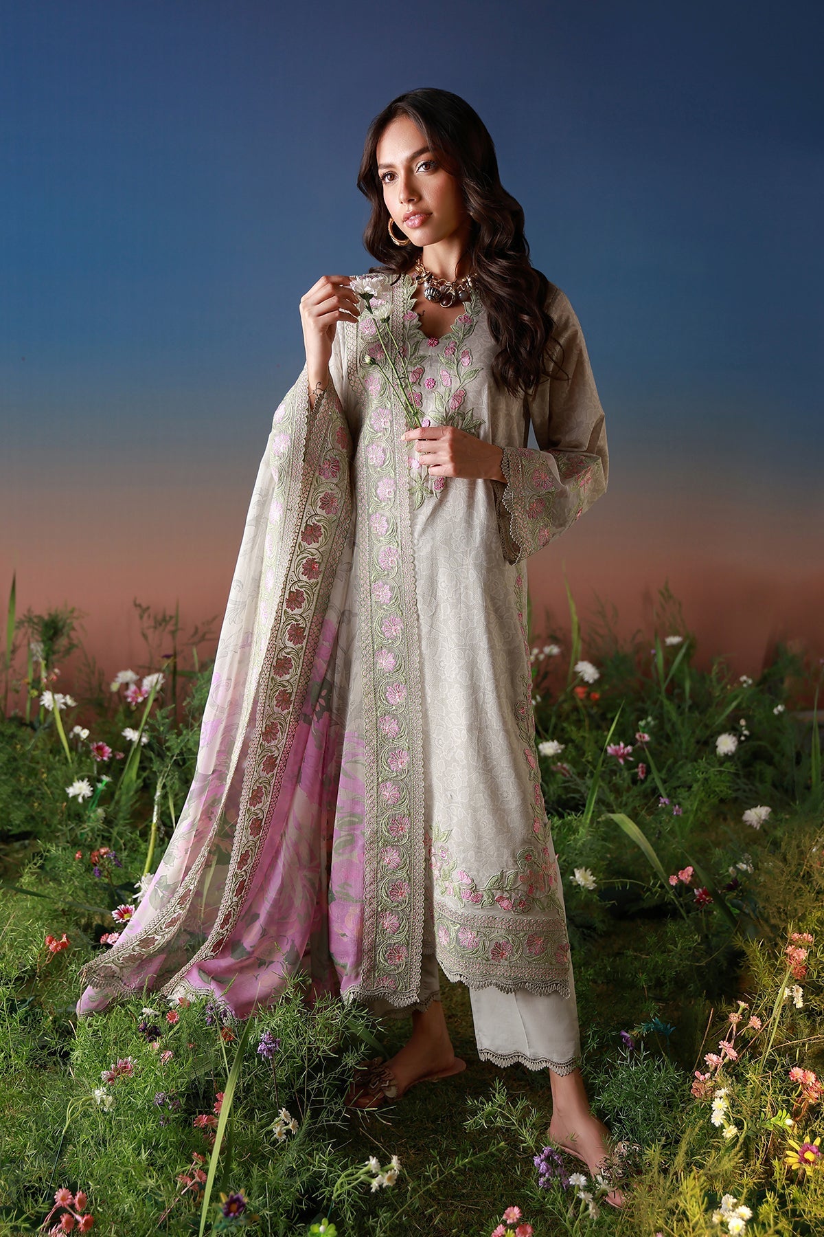 Sahar | Mirha Casual Pret | Ivory Petaline