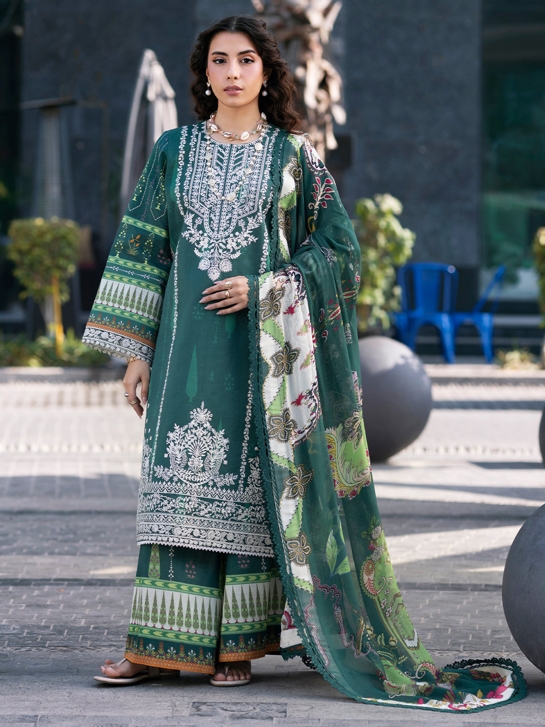 Mahnur | Broadway Luxury Lawn 26 | BW - 012