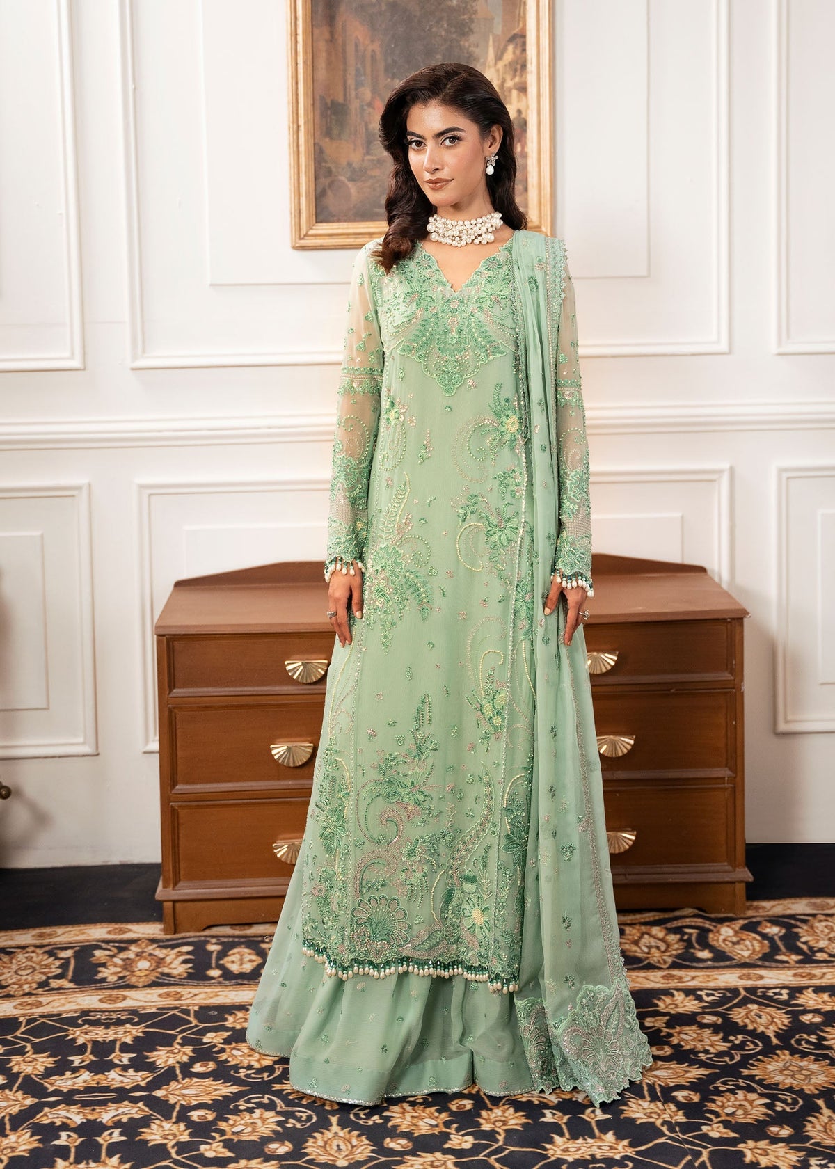 Zarizaa | Check in 5 Series | REGALIA