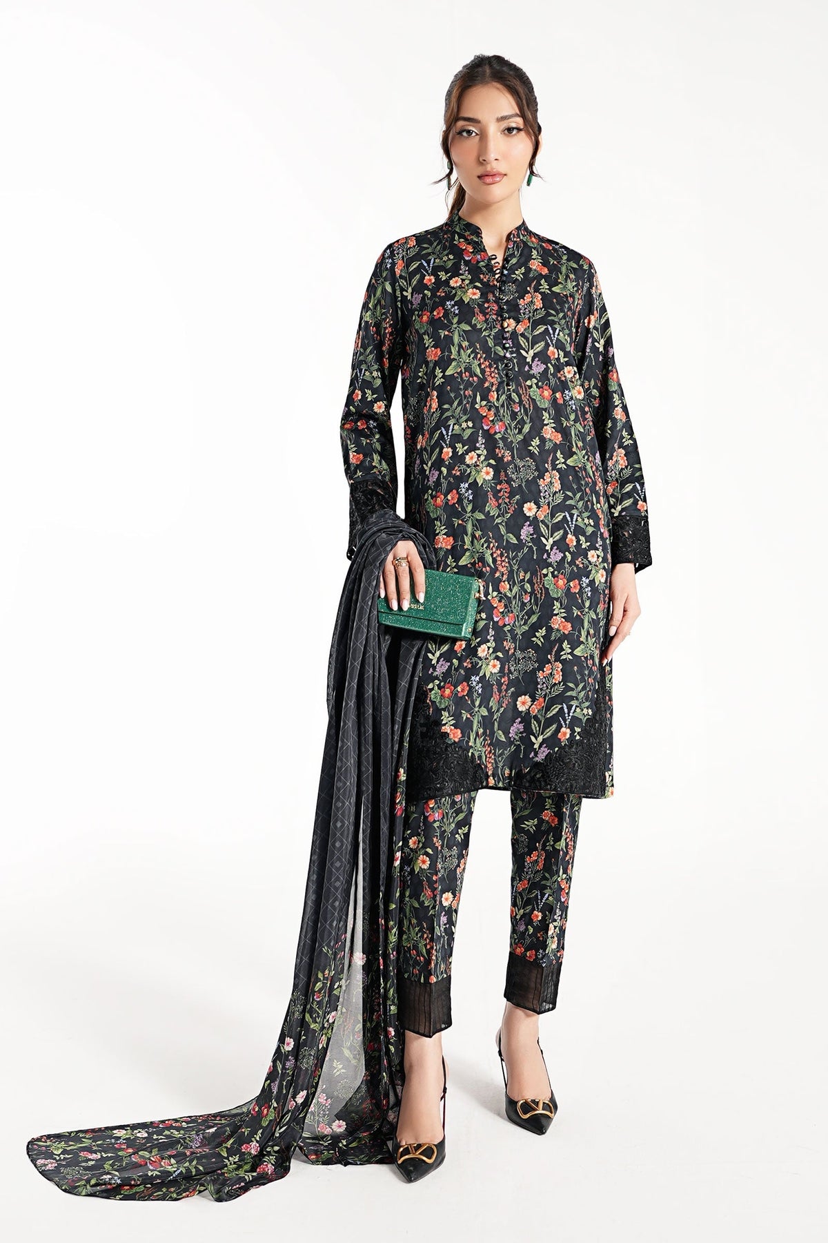 Maria B | Luxury Winter Pret 25 | DW-EF23-71R1-Black