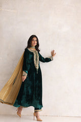 Sana Abbas | Velvet Formals | ESRA