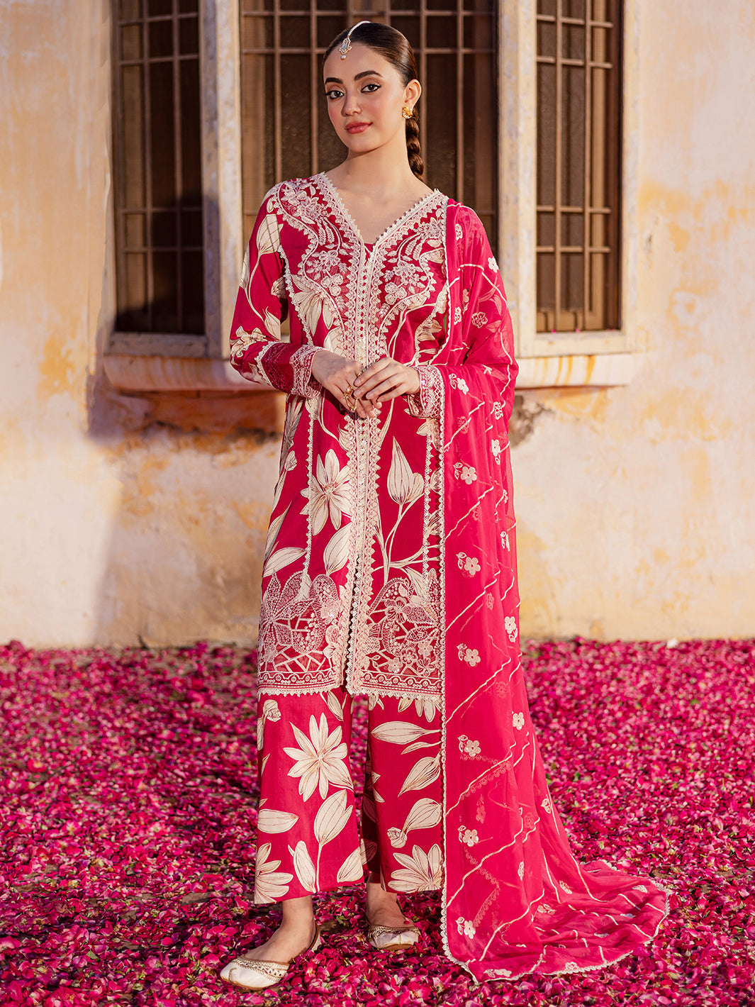Mahnur | Gulzar Winter 25 | G - 11