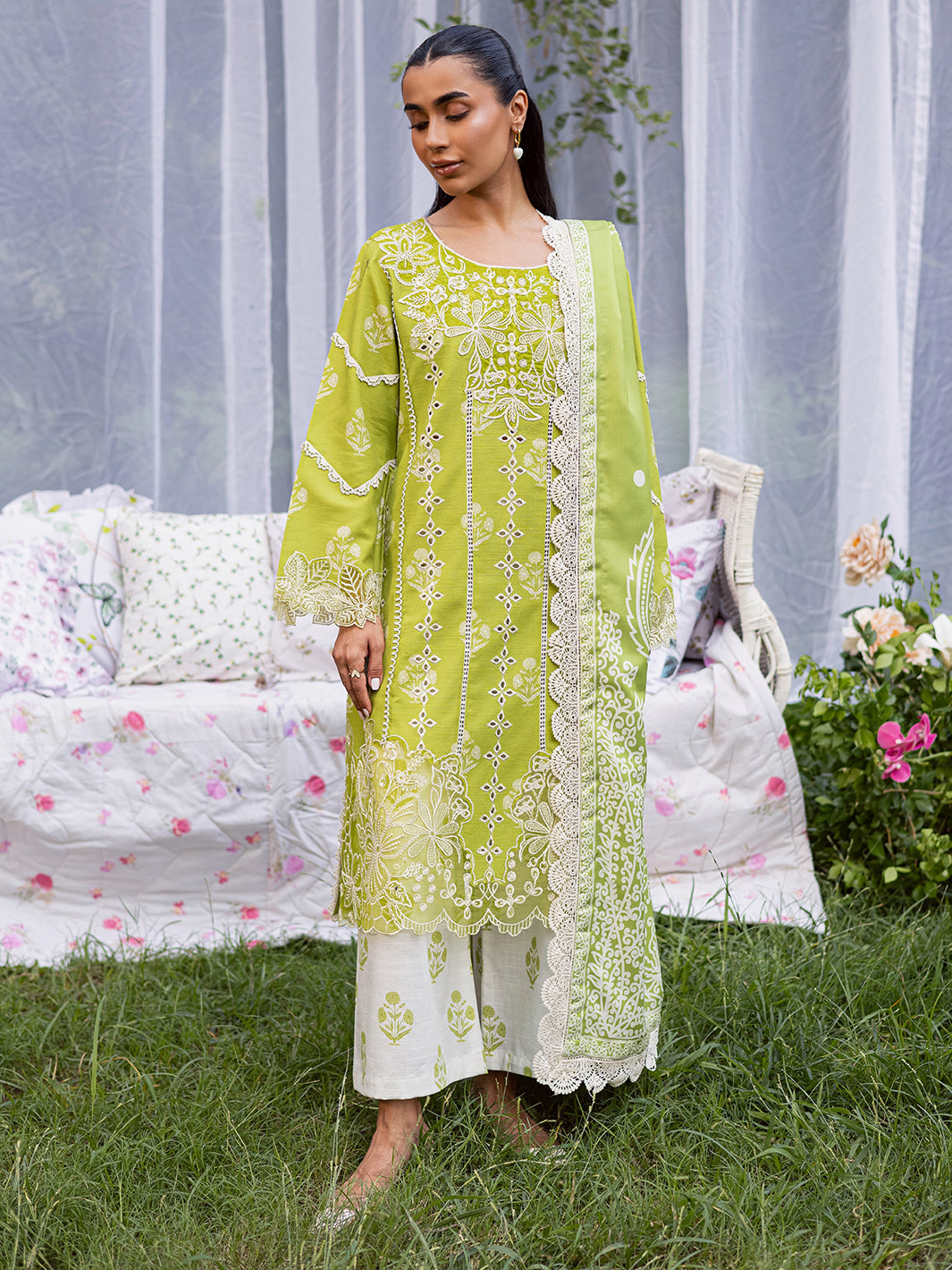 Mahnur | Gardenia Khaddar 25 | GR-03