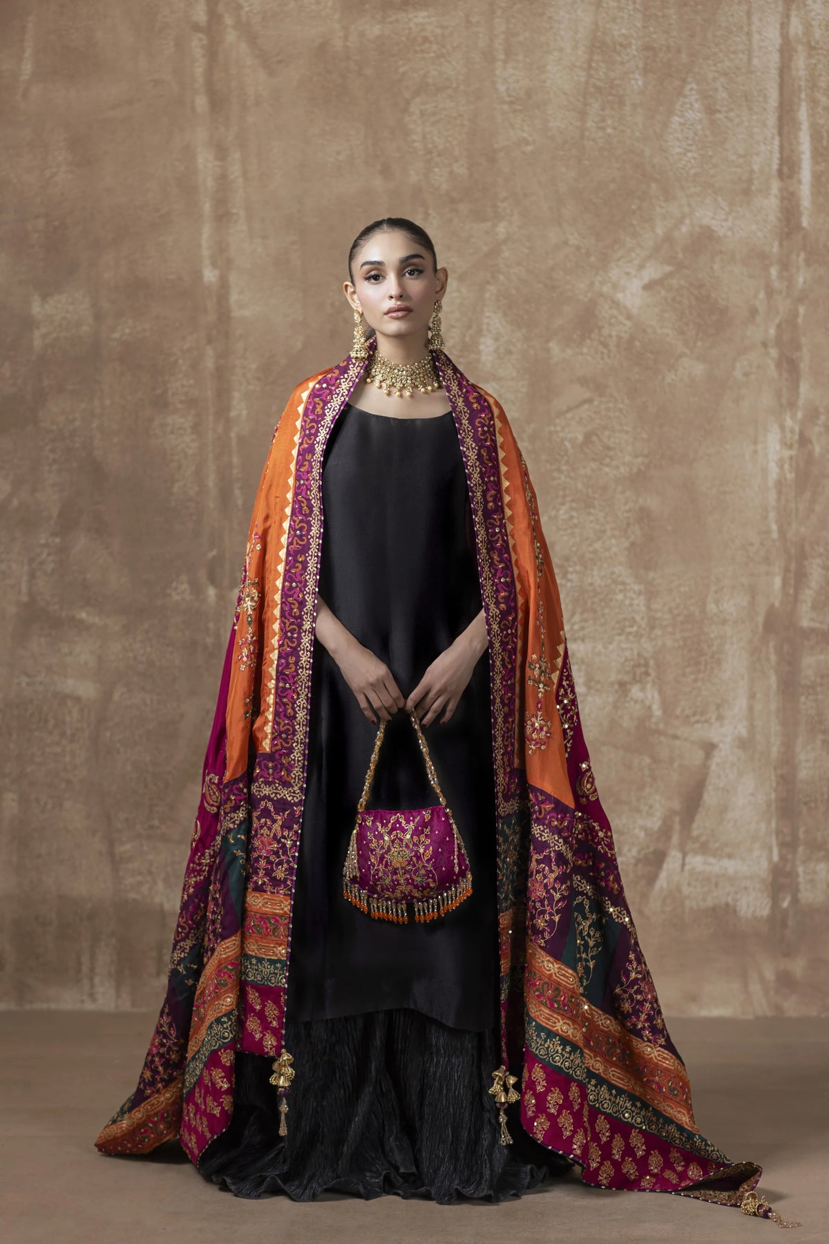 Farhat Jahan | Naqsh-e-Daur Shawl | Rang Mahal