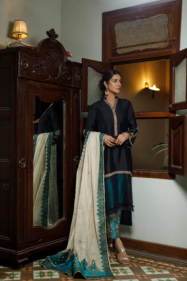Wahajmkhan | Bahar Begum Formals | BLACK TURQUOISE BEGUM JORA