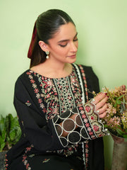 Mahnur | Leila Winter 24 |  Bianca