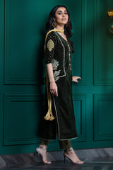 Wardha Saleem | Velvets Winter Fall 24 |  Guldaan