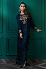 Wardha Saleem | Velvets Winter Fall 24 |  Shikar Gah 2