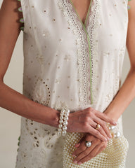 Neeshay | Whispers of Summer Luxury Lawn | IRIS