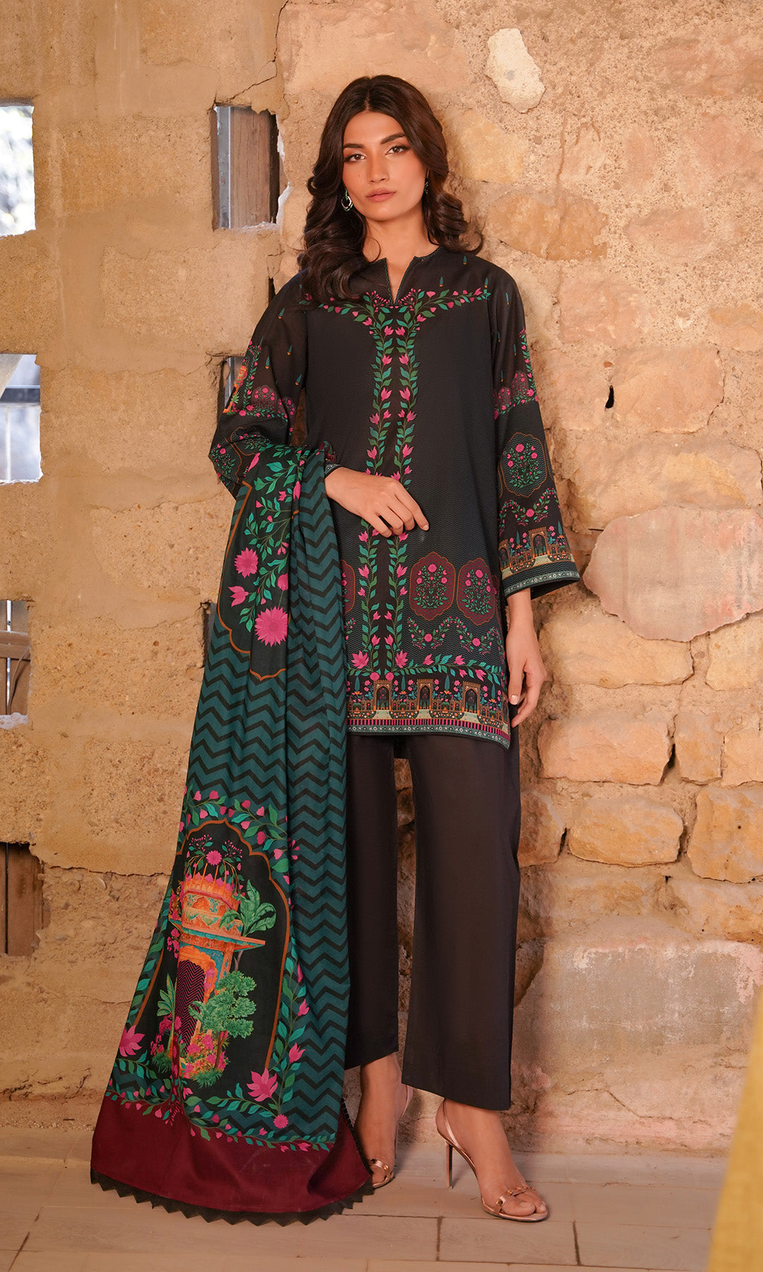 Sahar | Selene Vol 2 | Monochrome Bloom